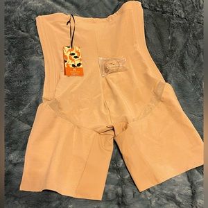 Honeylove Super Power Short, Sand, XL - NWT. Straps included!